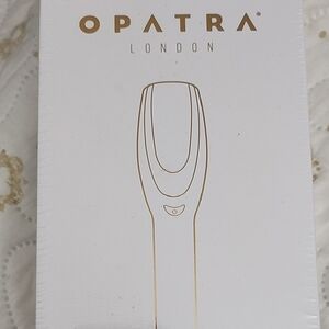 Patra Lux Brush in White and Gold